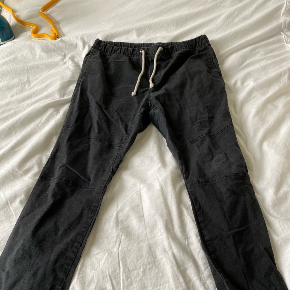 Men’s black joggers
